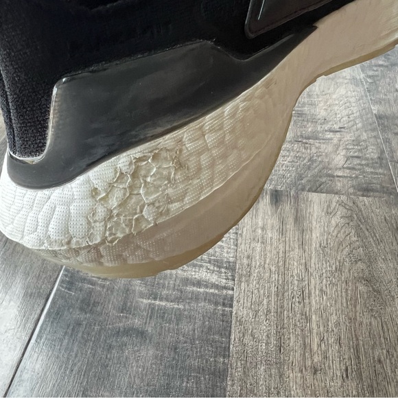 Adidas Womens Ultraboost 21 Black Running Shoes Size 9.5 - Picture 8 of 9